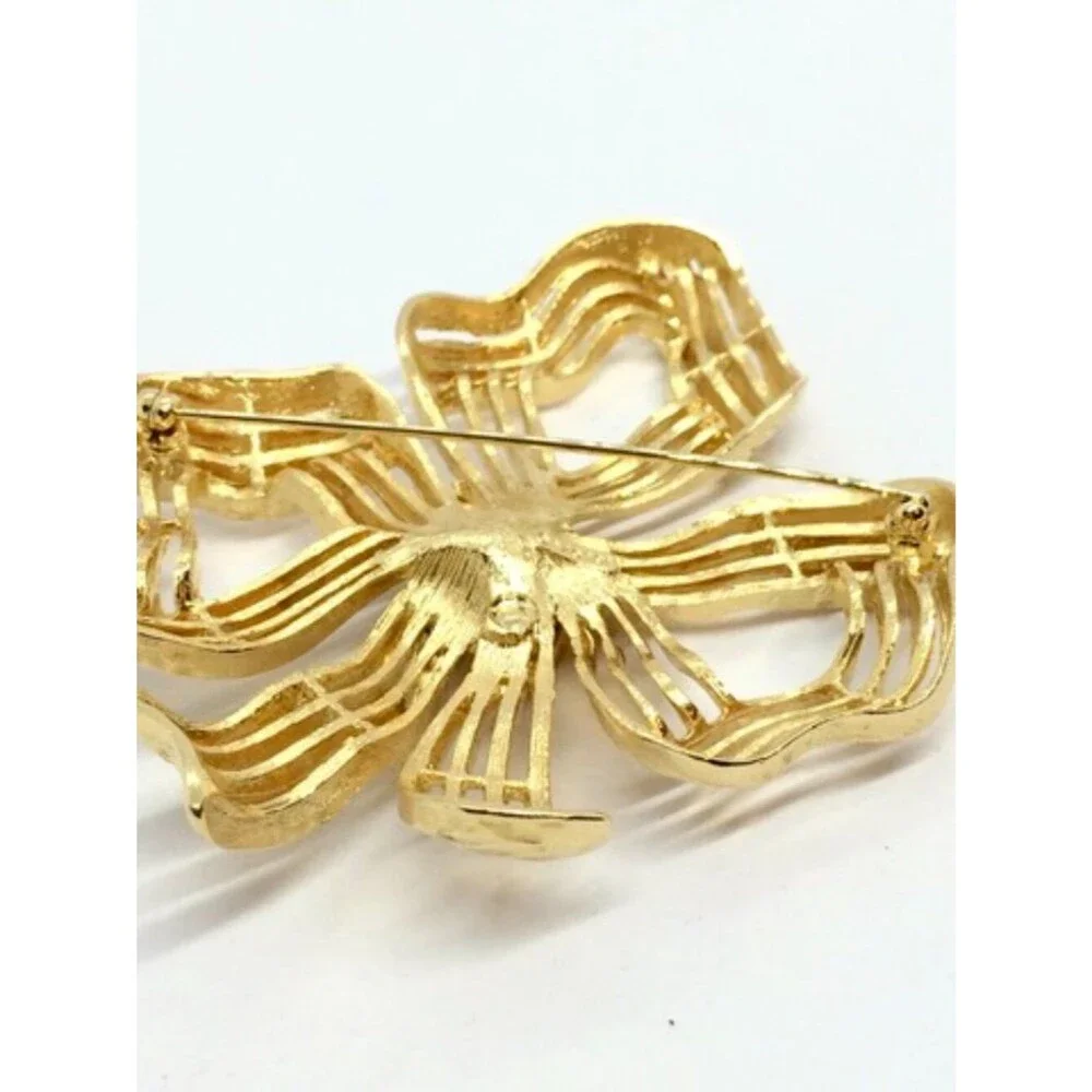 Vintage Monet Brooch Gold Tone Bow Large Ribbon Openwork Statement Pin 3